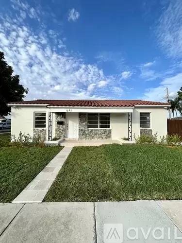 Main picture of 641 SW 71st Pl
