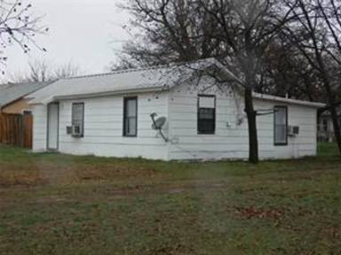 Main picture of 108 S 5th St