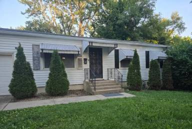 Main picture of 9303 Lewis Ave