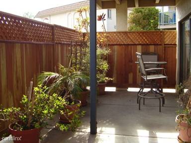 Main picture of 2374 Caringa Way