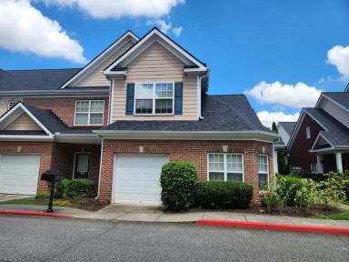 Main picture of 1715 Oakbrook Ln NW