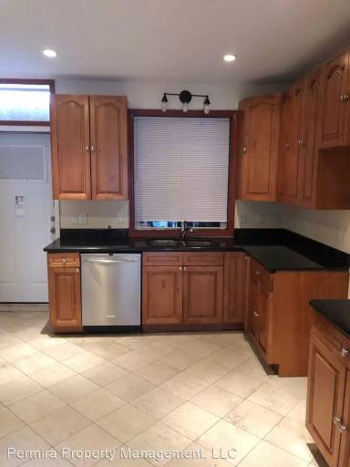Main picture of 240 N Milton Ave