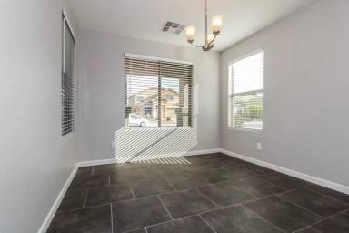 Main picture of 16871 W Portland St