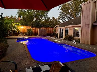 Main picture of 6225 Lincoln Ave
