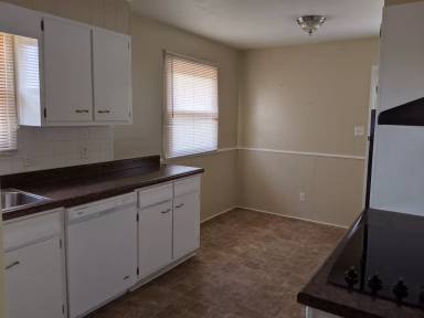 Main picture of 1700 S Forest Dr