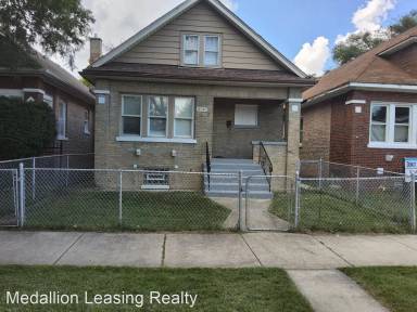 Main picture of 8940 S May St