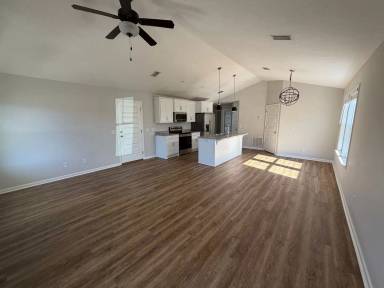 Main picture of 2613 Katie Marie Ln
