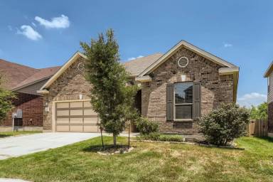 Main picture of 15163 Sirius Cir