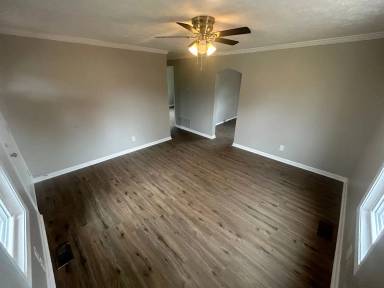 Main picture of 230 Horseshoe Ct