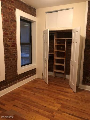 Main picture of 231 E 12th St