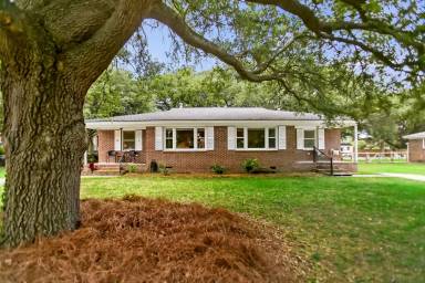 Main picture of 1506 Lorenzo St