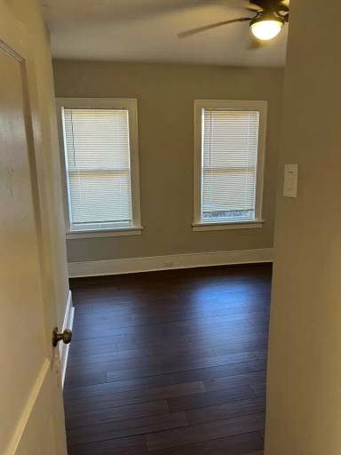 Main picture of 218 W 68th St