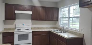 Main picture of 1212 E 8th St