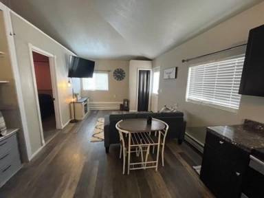Main picture of 1600 Cobban St