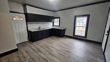 Main picture of 118 Wood St
