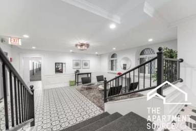 Main picture of 940 Winona