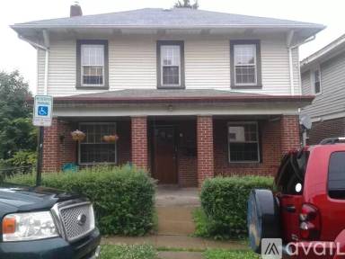 Main picture of 2821 Clermont Ave