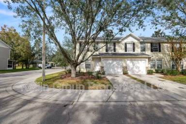 Main picture of 3002 Amber Oak Dr
