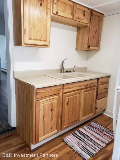 Main picture of 318 Marion Ave