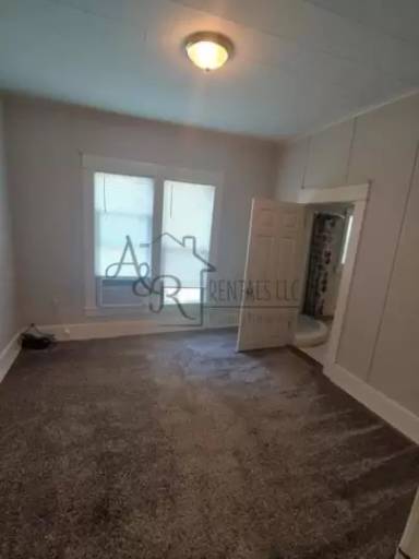 Main picture of 304 W 7th St