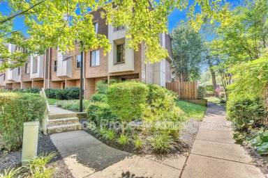 Main picture of 1643 Kenwood Ave