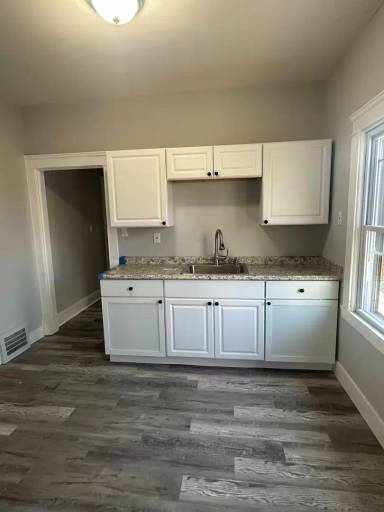 Main picture of 5123 Stanley Ave