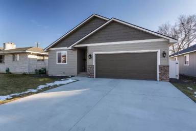 Main picture of 2918 E Grace Ave