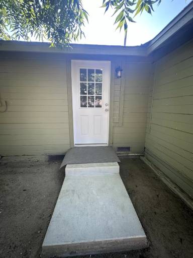 Main picture of 8305 School St