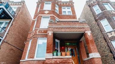 Main picture of 2334 W Augusta Blvd