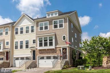 Main picture of 7502 Calais Way