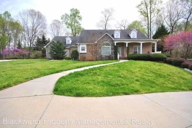 Main picture of 1084 S Macfarlane Ct