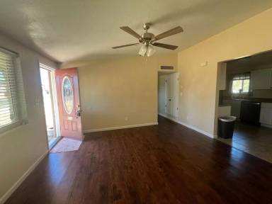Main picture of 611 S Carmichael Ave