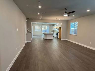 Main picture of 903 Mirage Ln