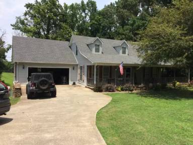 Main picture of 207 Martin Dr