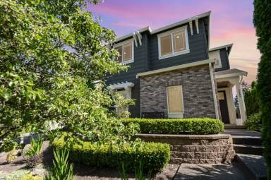 Main picture of 4005 W Briarcliff Ln