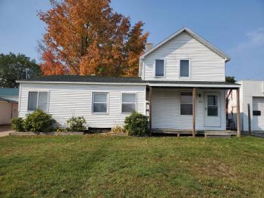 Main picture of 823 N State St