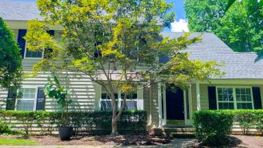Main picture of 11 Claiborne Dr