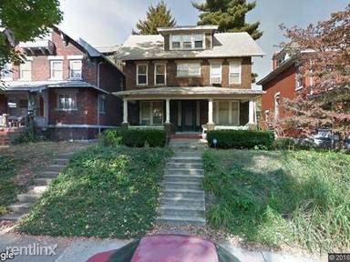 Main picture of 198 E Norwich Ave - B