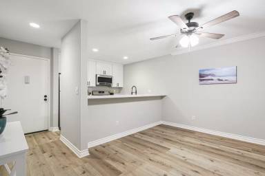 Main picture of 1625 Hotel Cir S
