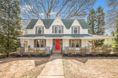 Main picture of 310 E Church St