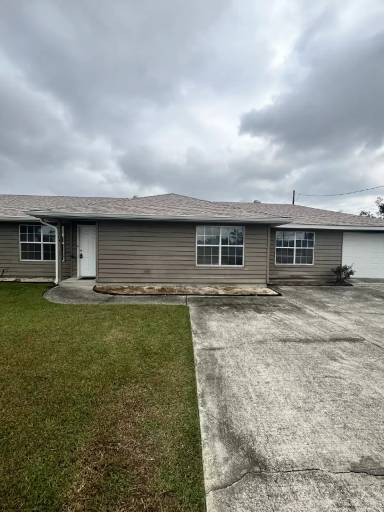 Main picture of 104 Sylvia St