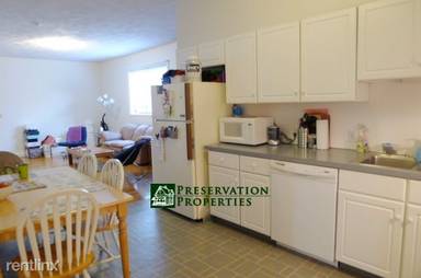 Main picture of 141 Crafts St