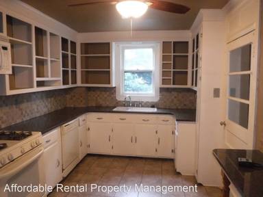 Main picture of 113 N Locust St