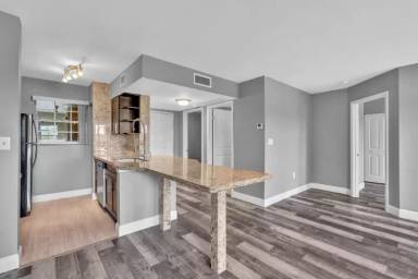 Main picture of 2850 N Oakland Forest Dr