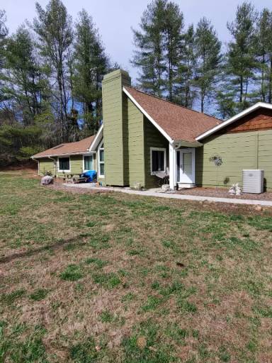 Main picture of 13 Willow Park Ln