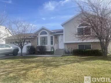 Main picture of 758 E New England Dr