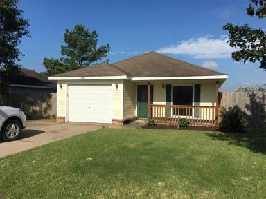 Main picture of 912 Tamarack St