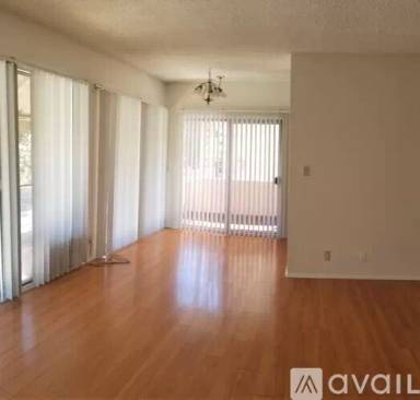 Main picture of 133 S Swall Dr