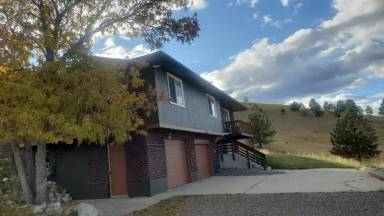 Main picture of 6 Comstock Rd