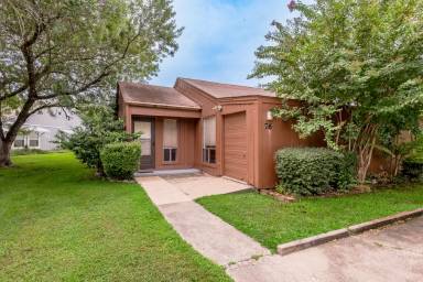 Main picture of 76 Westwood Dr W